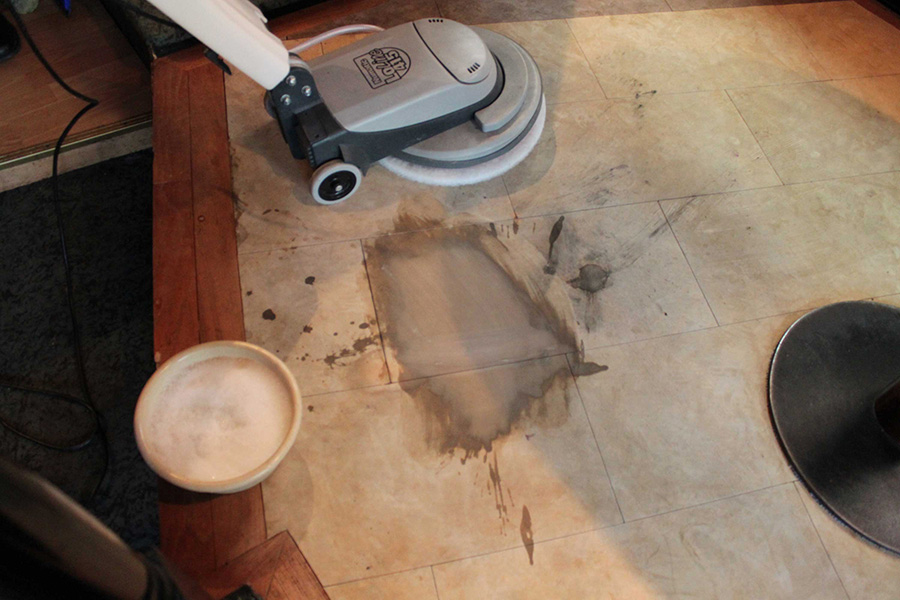 Fotostrecke Reinigung Lederboden 3